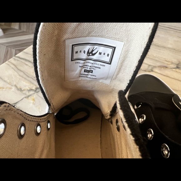 McQueen Hi Top Sneakers Black White Sparrows Brand New - Picture 11 of 11